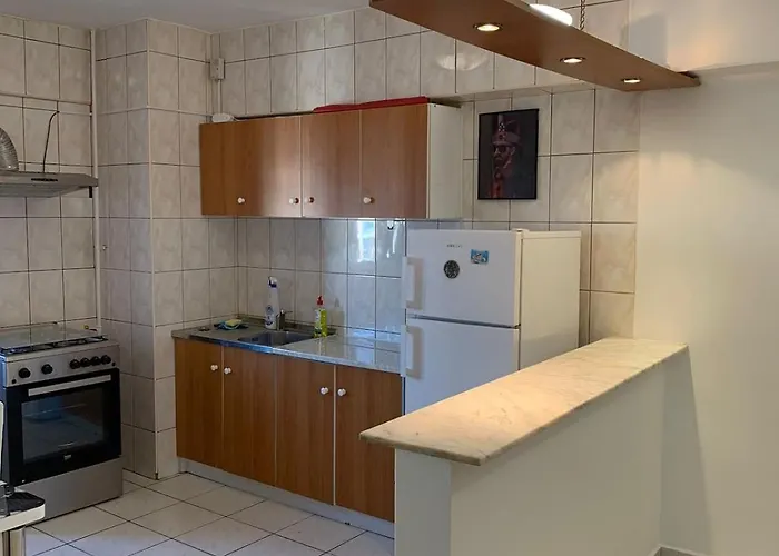 Chic 4 Bedrooms Near Metro, Regie Upb 2 Bathrooms * بوخارست