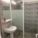 Chic 4 Bedrooms Near Metro, Regie Upb 2 Bathrooms Apartamento