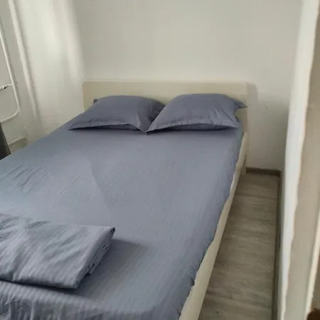 Chic 4 Bedrooms Near Metro, Regie Upb 2 Bathrooms Apartamento Bucareste