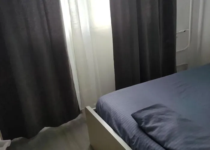 Chic 4 Bedrooms Near Metro, Regie Upb 2 Bathrooms *